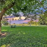 Joyful Esplanade City Stay